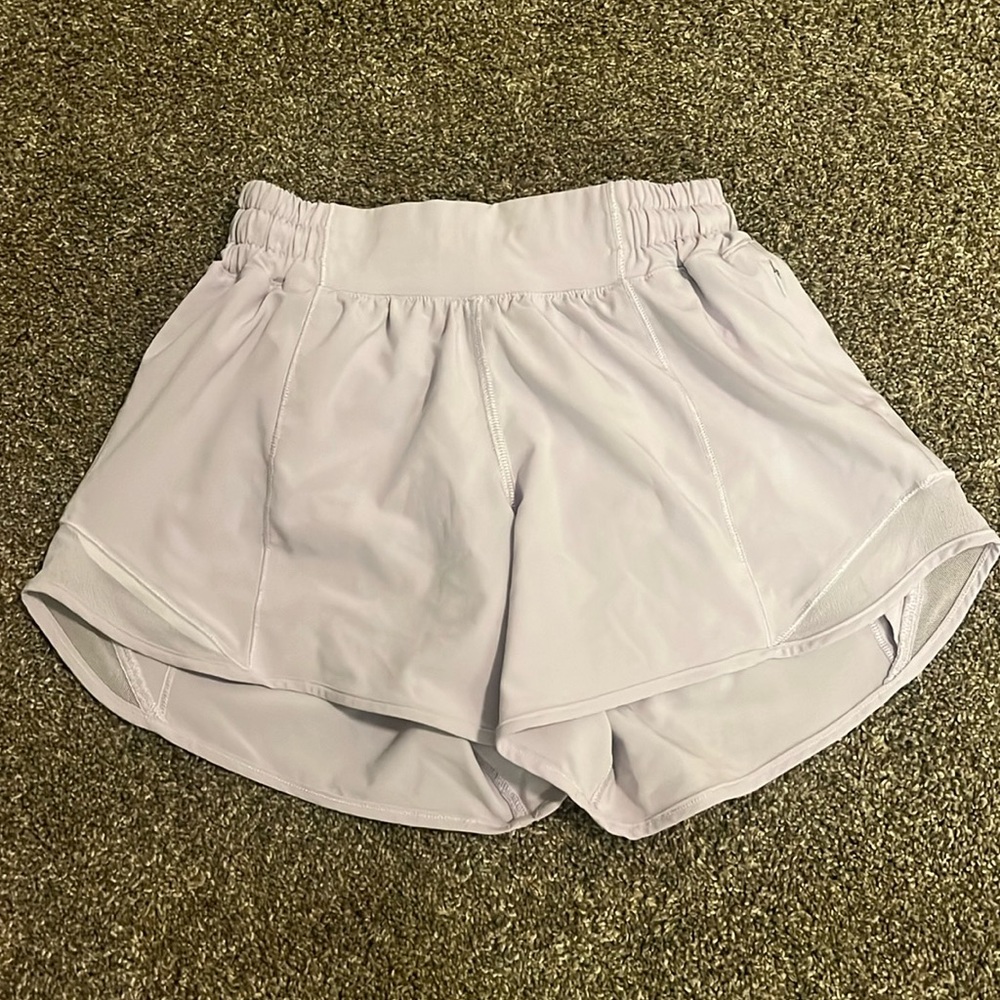 4 inch low rise Lululemon hotty hot shorts